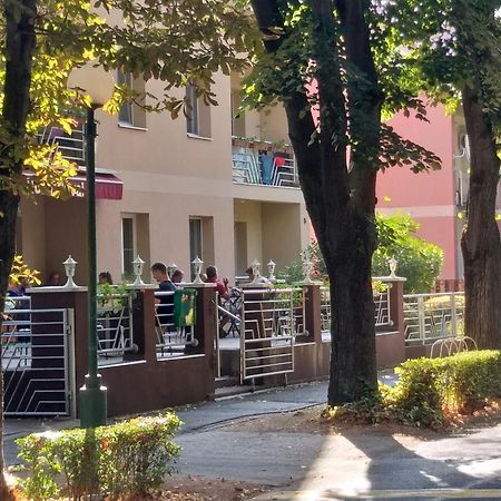 Hotel Pávai Hajdúszoboszló Exterior foto
