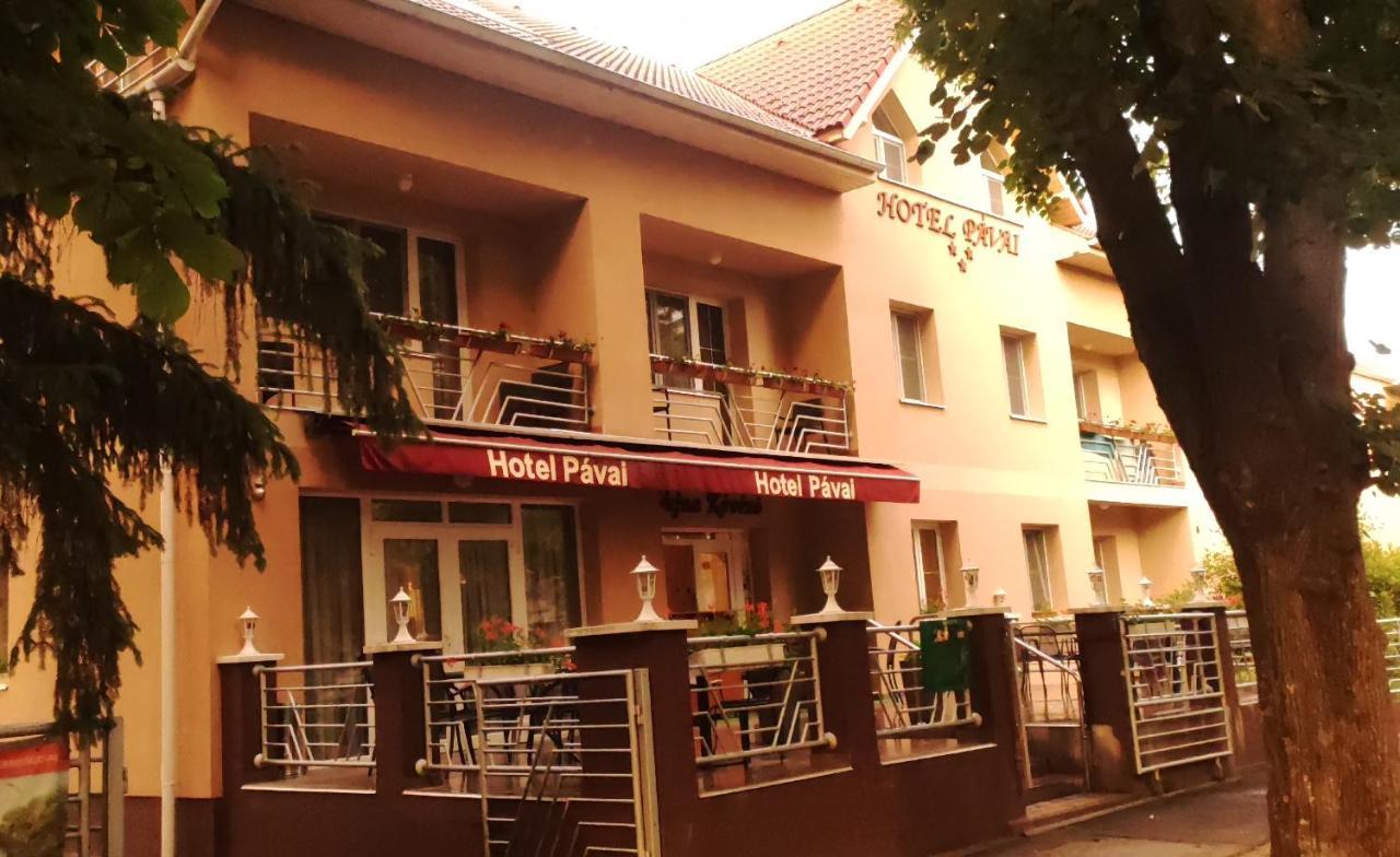 Hotel Pávai Hajdúszoboszló Exterior foto