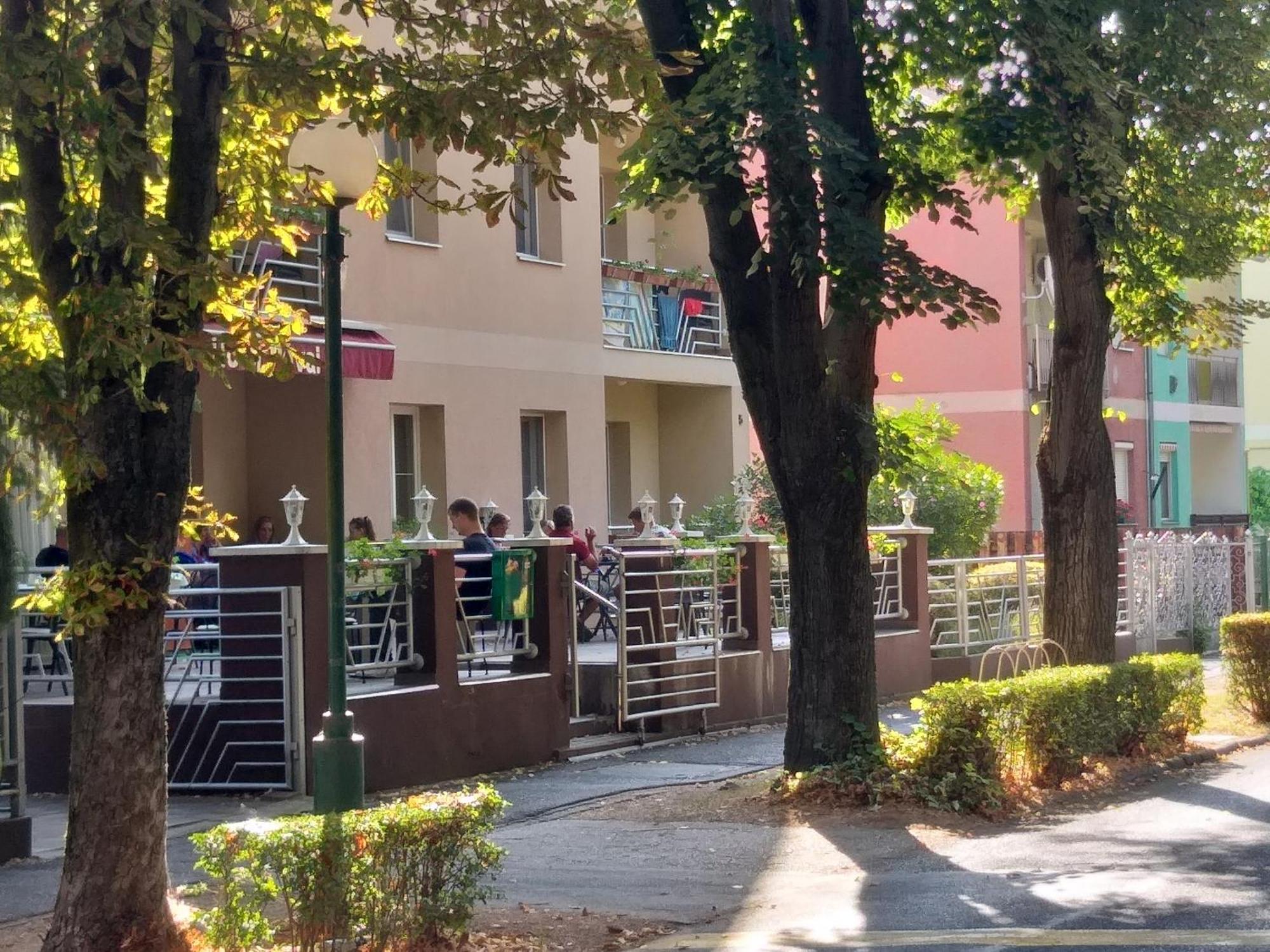 Hotel Pávai Hajdúszoboszló Exterior foto